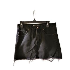 American Eagle Black Denim Skirt Frayed Bottom Button Fly Size 6